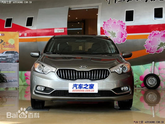 K3 Kia Subcompact Car 4 Door Sedan با صفحه لمسی با وضوح بالا